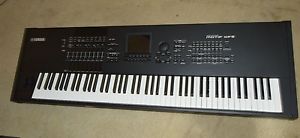 Yamaha MOTIF XF8 88-Key Music Production Synthesizer  888365722962