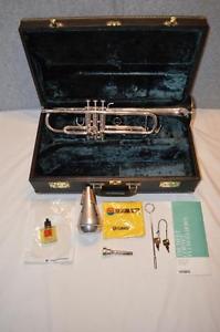 YAMAHA YTR-6335S SERIES Bb TRUMPET - IN EXCELLENT PLAYING & COSMETIC CONDITION