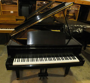 YAMAHA G1 Satin Ebony BABY GRAND PIANO   Free Delivery within 75 miles