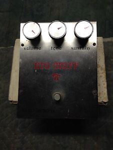 Vintage Electro Harmonix Big Muff Pi  Ram's Head Guitar Effects Pedal with Box