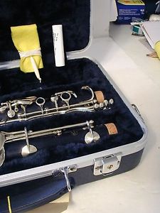 BUFFET E-13 SEMI PRO SOPRANO CLARINET.  OVERHAULED. PLAYS WONDERFUL. FREE TRIAL