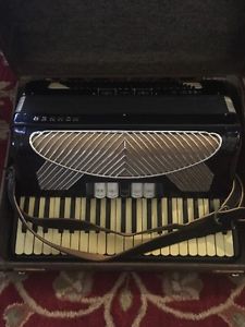 Hohner Verdi III Accordion BLACK - Perloid * Used * 120 Bass