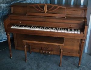 Winter Console Piano - Excellent Condition