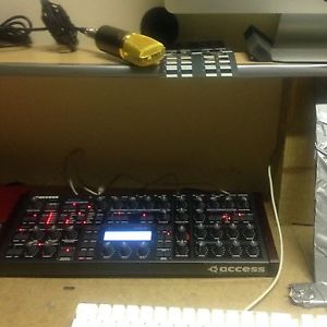 ACCESS VIRUS TI2 Desktop (wood Panels ,mind Condition) Synthesizer