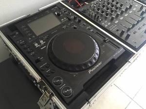 2 X CDJ 2000