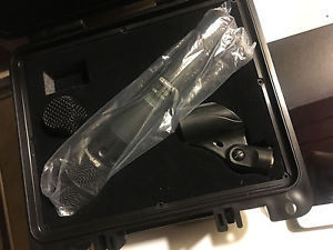 Earthworks V75 40v Wireless Digital Handheld Microphone Mic System