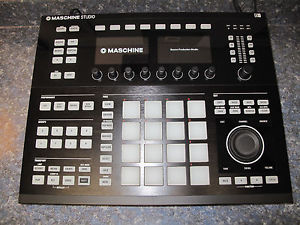 Native Instruments Maschine Studio Workstation Controller Black