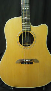 Yairi DY62C Westerngitarre inklusive Tonabnehmer mit Koffer