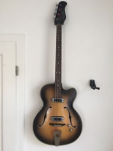 Bassgitarre Halbakkustik Nostalgie