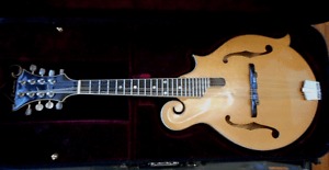 RARE EASTMAN 815 MANDOLIN CIRCA: 2005 ONE OF THE FIRST TEN MADE SERIAL NO: 009