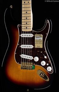 Fender Deluxe Players Strat 3-Tone Sunburst (290)