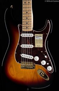 Fender Deluxe Players Strat 3-Tone Sunburst (781)
