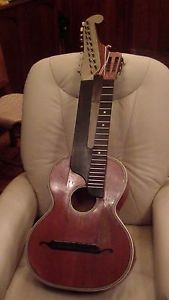Ancienne guitare KONTRA double manche métal repoussé