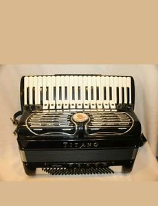 Accordion virtuoso /4/5/Hand.made.reeds ex.condition