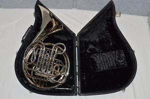 HOLTON H177 PROFESSIONAL FARKAS FRENCH HORN STANDARD - EXC. PLAYING CONDITION