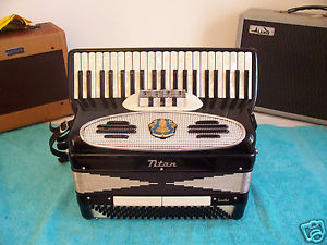 TITANO Titan 120 bass Accordion 2/4 Reeds Accordian  Good Cond. Tested United