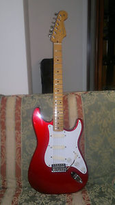 fender stratocaster Candy Apple Red   "DG"