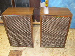 Vintage Pair Sansui SP-8100 Speakers.