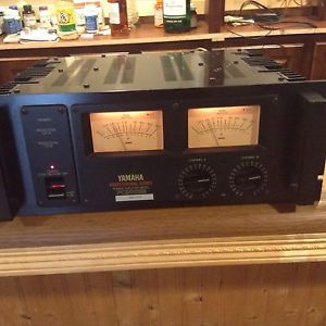 yamaha PC2002M professional stereo amplifier