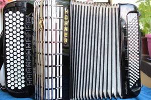 Hohner Atlanta 145P Chromatic Accordion C-System, 4 reeds, serviced 2013