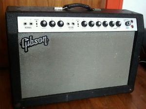 VINTAGE GIBSON SATURN GA-45RVT  GUITAR TUBE AMP. ORIGINAL SPEAKERS!!