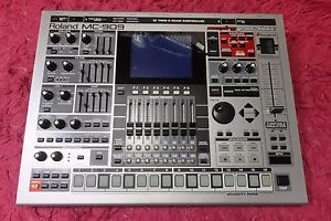 used ROLAND MC909 MUSIC SAMPLER mc-909 Groovebox Worldwide Shipping!