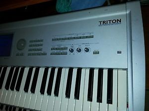 Korg Triton 61 Keyboard Workstation w/EXB - PCM03 future loop construction