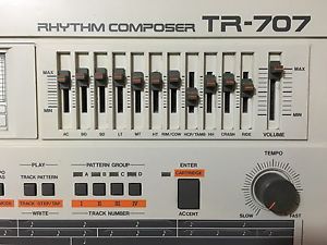 ROLAND TR707 TR-707 DRUM MACHINE - SOUND OF CHICAGO! VINTAGE SYNTH - TR808/TR909