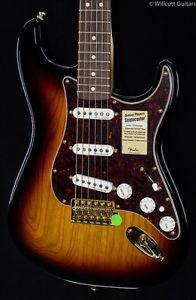 Fender Deluxe Players Strat 3-Tone Sunburst (775)