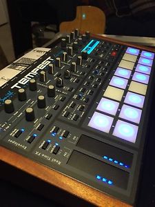 TEMPEST Drum Machine / Analog Synthesizer : Dave Smith / Roger Linn 4 Oscillator