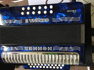 Hohner Corona II 31 Button Accordion Blue Key ADG w/ Bag, Straps & Book 3523ABL