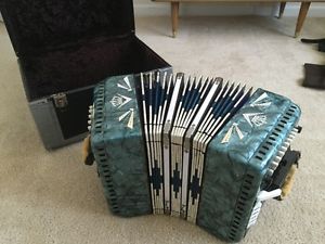 Crown Chemnitzer Concertina key of c Squeeze box 52 button clean!