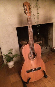 rare guitare du grand maitre luthier Telesforo Julve