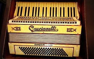 Vintage made in Italy CRUCIANELLI  ACCORDION musical instrument /comes from 30's