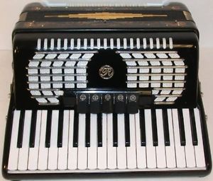 Rossetti 3472 Piano Accordion 34 x72 German Reeds, Case & Straps  3472 BLK