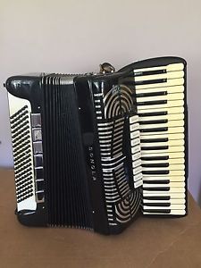 SONOLA SS-10 ACCORDION 1940-1950's (BELL/HOHNER/EXCELSIOR)
