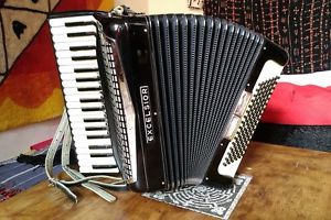 Akkordeon Excelsior model 304 - a mano