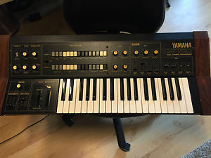 YAMAHA CS 15 D-ANALOG SYNTH-VINTAGE-MINT