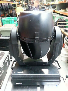 2 - Martin Mac 600 Moving Lights Martin Professional Lighting w/ ATA Flight Case