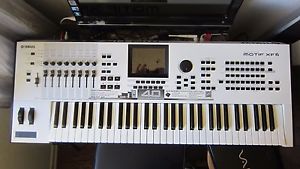 Yamaha MOTIF XF6 40th aniversary special edition White + 4Gb Flash drive