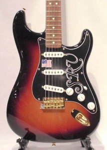Free Shipping Used Fender Stevie Ray Vaughan Stratocaster / 3-Color Sunburst