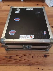 Mackie PPM1012 Full Featured 12 Channel 1600W Powered Desktop Mixer With Effects