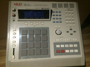 Akai MPC 3000 Classic Vintage Sanpling Drum Machine
