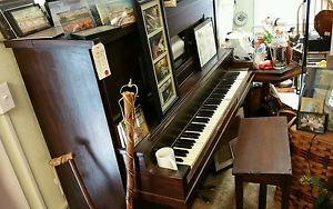 Cable Player Piano 1917 totally Restored and 300 Music Scrolls
