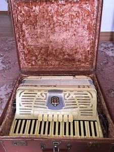 Vintage ITALIAN Accordion MLJ 51/128 Settimio Soprani Black & Pear White W/Case