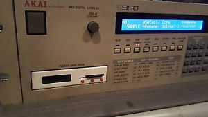Akai S-950 Sampler with HxC SD drive, Max RAM, new lcd, 12 bits of glory