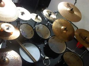 Used Pearl ELX fully Racked Drumkit