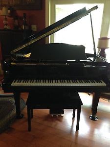 young chang baby grand piano g150