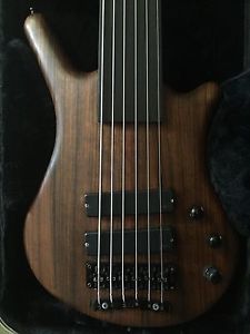 Warwick Thumb 6 string FRETLESS bass
