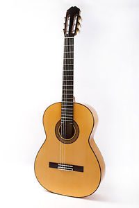 Raimundo Model 135 Handmade Spanish Flamenco Guitar Solid Spruce Top